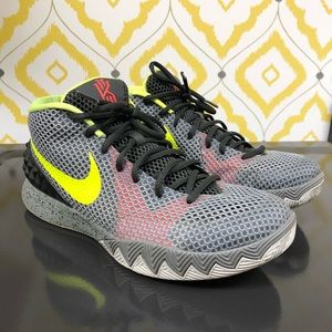 Nike Kyrie 1 Basketball Shoes